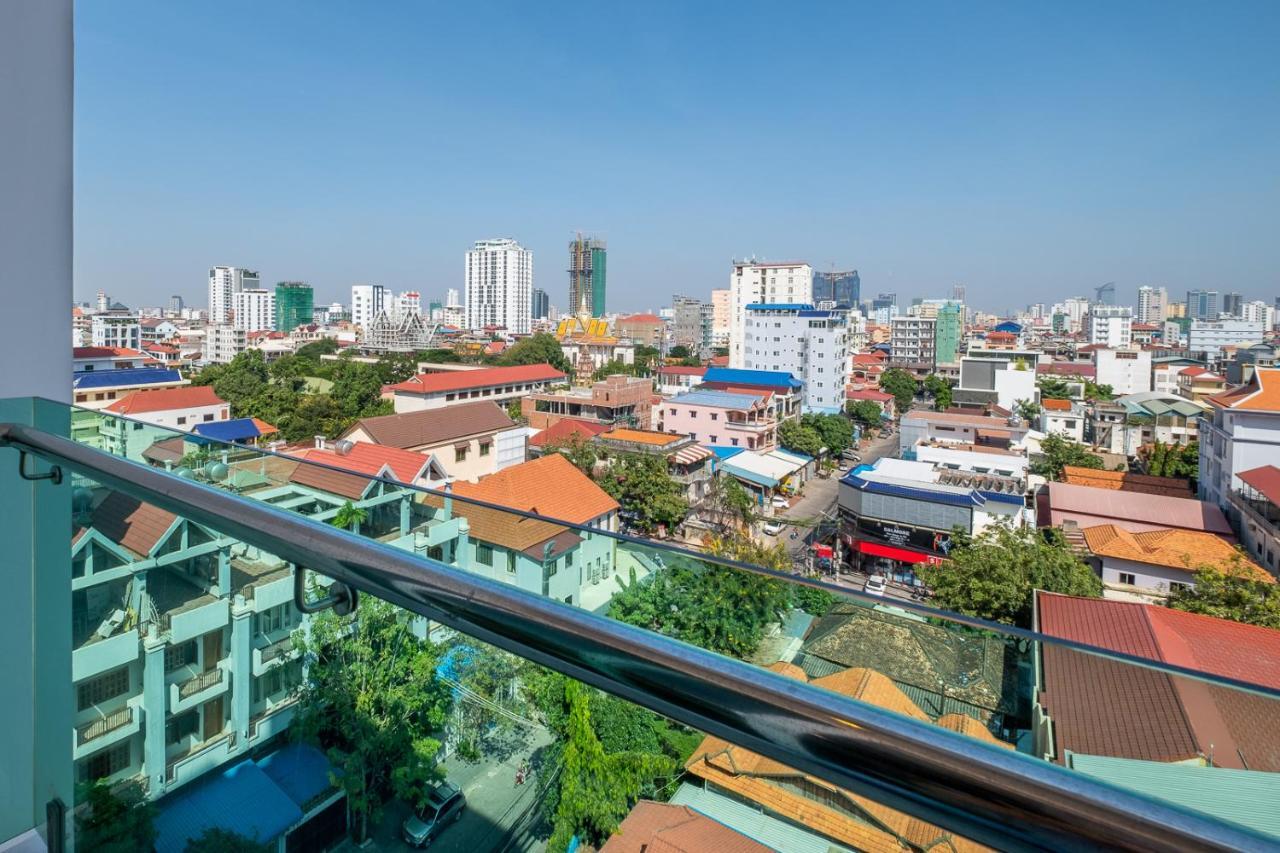 Colina Sky Hotel Phnom Penh Exterior photo