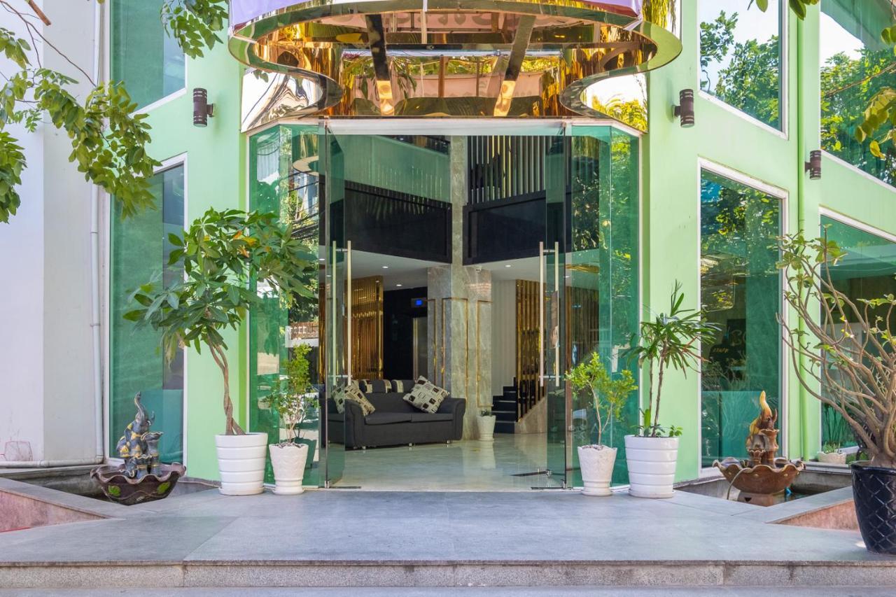 Colina Sky Hotel Phnom Penh Exterior photo